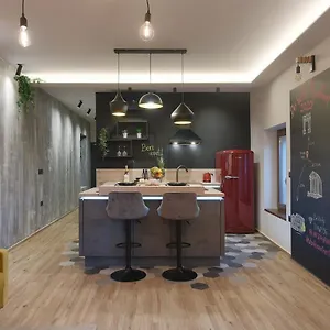 Apartment De 2020 With Free Parking, Pula