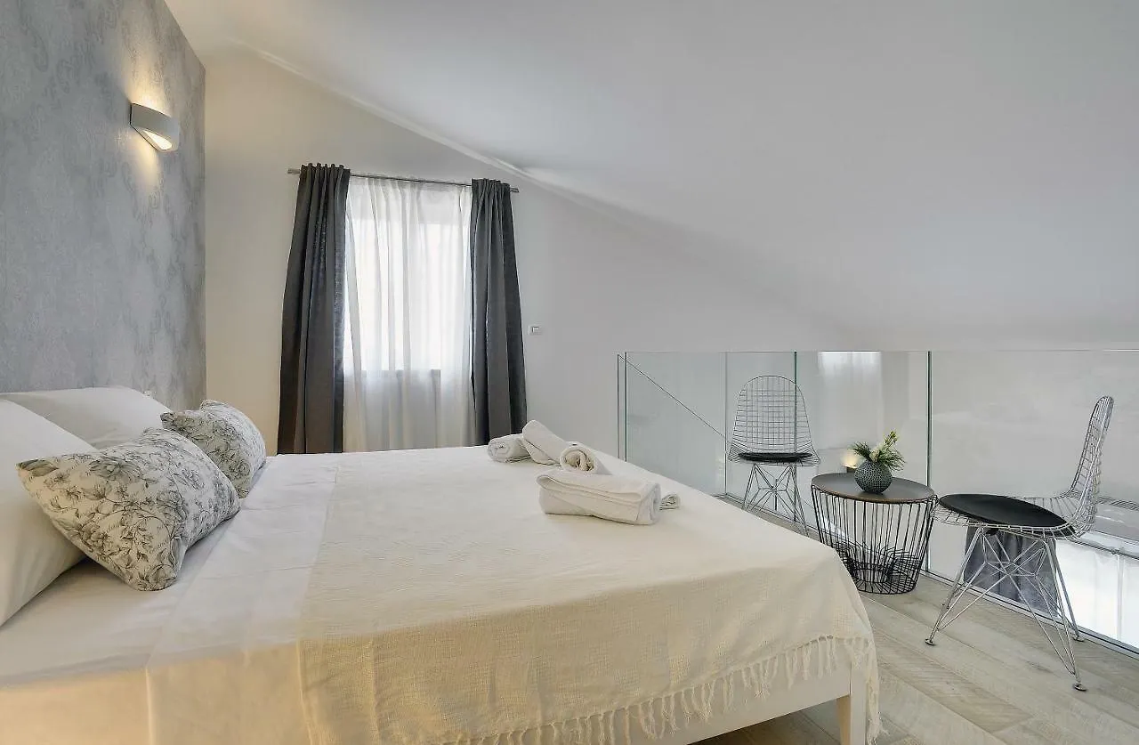 Gallery Apartment Pula