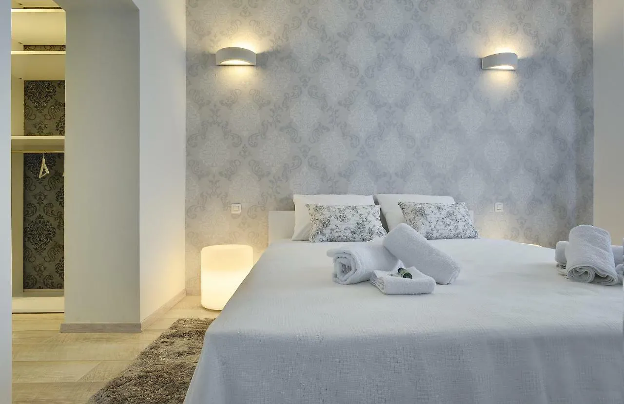 Gallery Apartment Πούλα