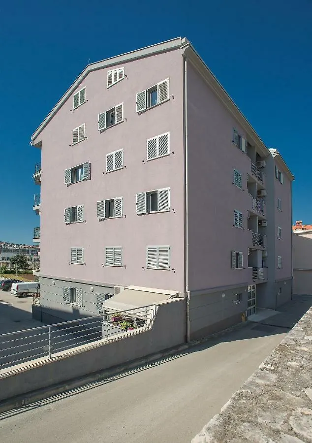 Gallery Apartment Πούλα